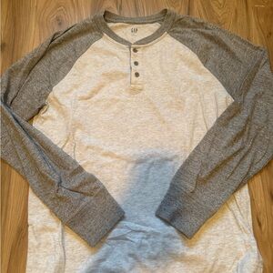 GAP Men's Two-Tone Gray Long Sleeve Henley